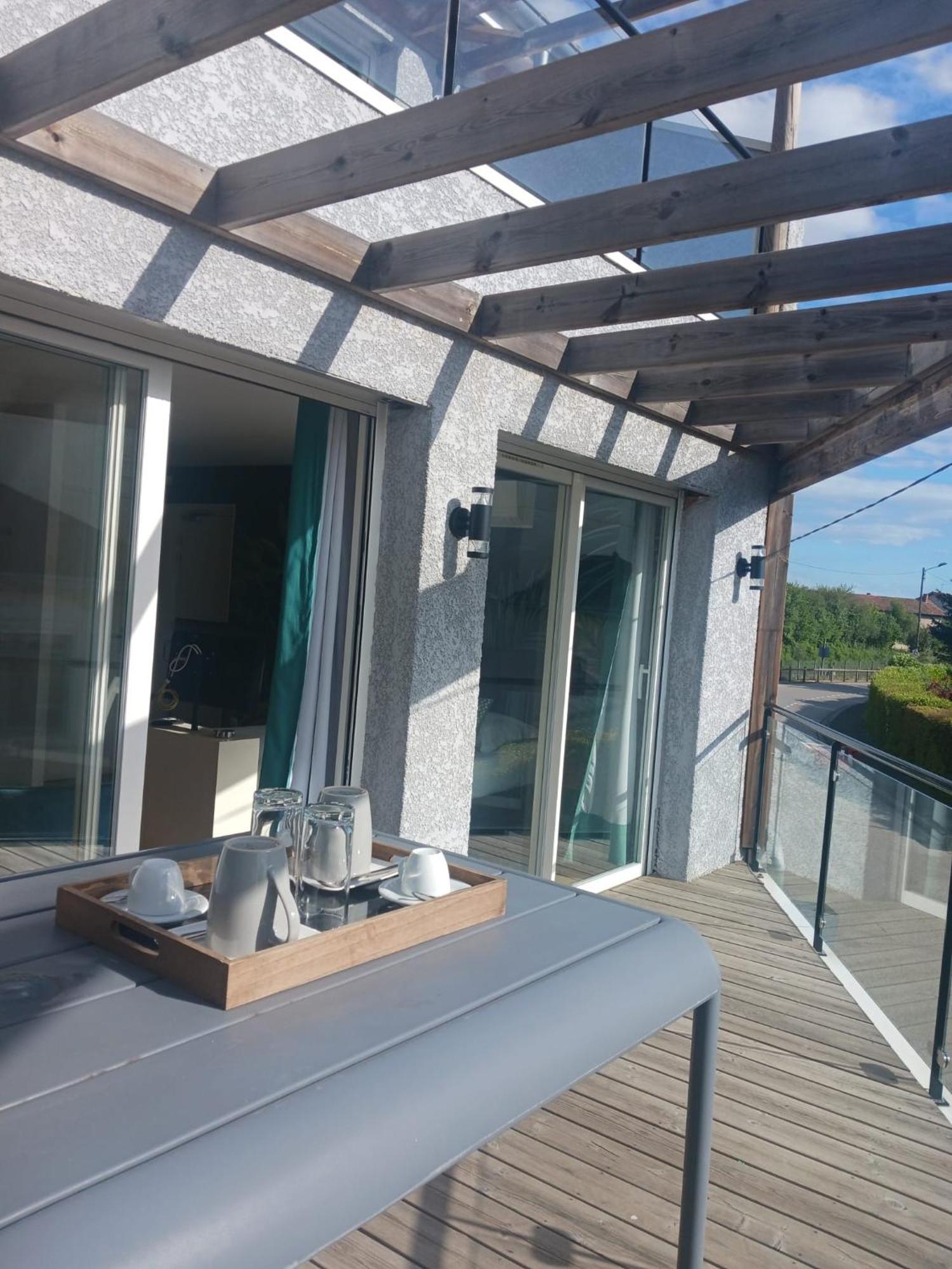 Aracari Villars-les-Dombes Exterior foto